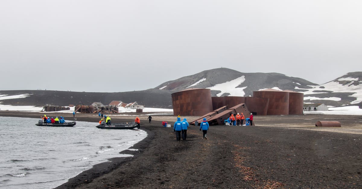 ile rocheuse inconnue decouverte par le brise-glace Polarstern dans la mer de Weddell en Antarctique en 2026