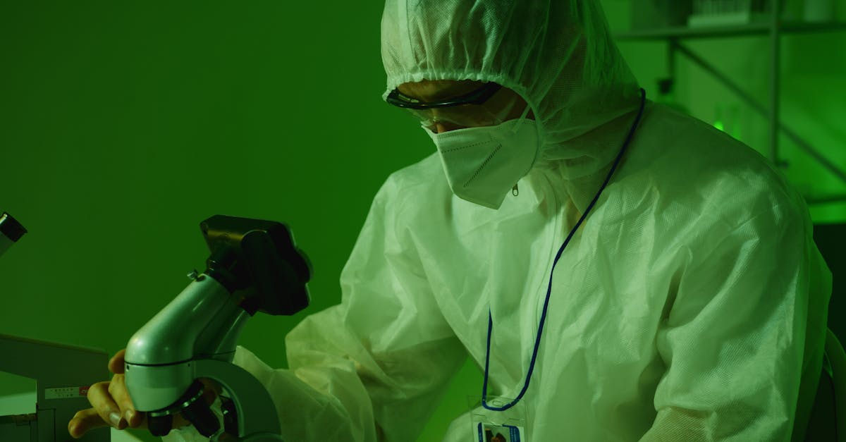 Scientist in a laboratory analyzing samples during a hantavirus outbreak in 2026