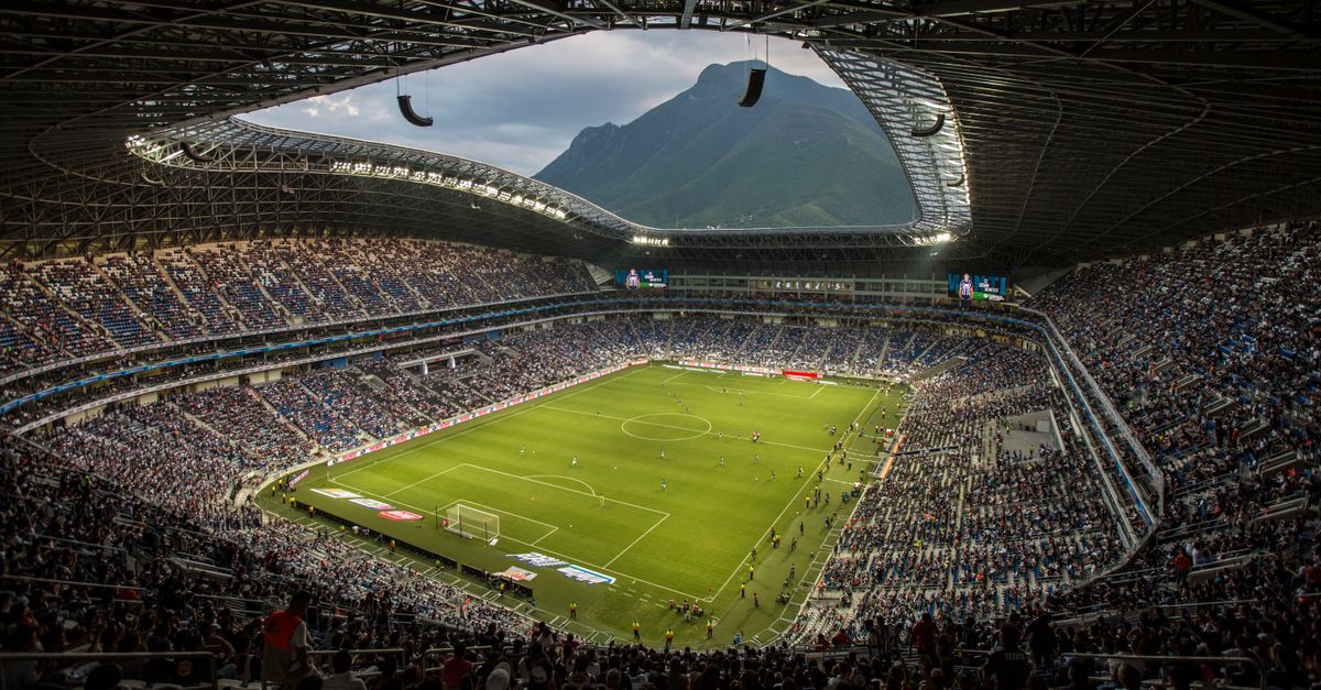 Fullsatt Estadio Azteca i Mexico City til åpningskampen Mexico Sør-Afrika i VM 2026